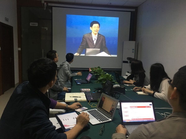 瓜瓜早课堂(125)-做个微笑的麦当劳叔叔 瓜瓜早课堂(125)-做个微笑的麦当劳叔叔