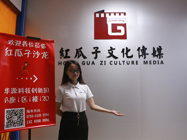 美女与野兽派的产品宣传片，我更愿意选美女派