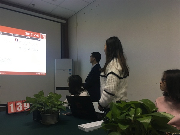 瓜瓜早课堂(139)-微笑,赞美,讲故事! 瓜瓜早课堂(139)-微笑,赞美,讲故事!